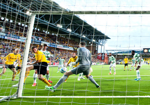 Jon Jönsson, Elfsborg, har en målchans