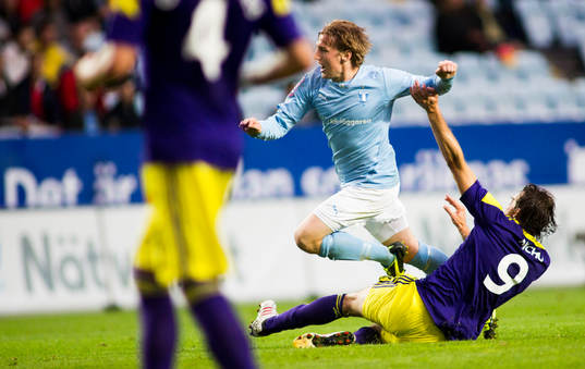 Malmö FFs Emil Forsberg och Swanseas Michu