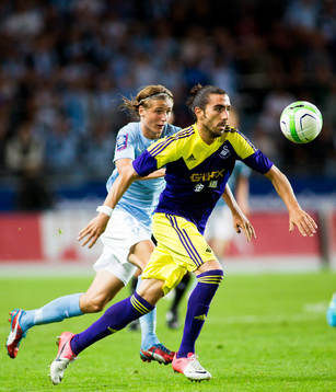 Malmö FFs Pawel Cibicki och Swanseas Chico Flores