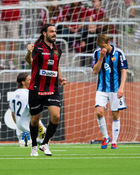 Brommapojkarnas Andreas Eriksson gör 3-0 för