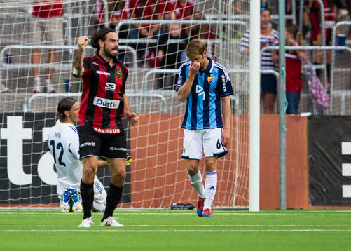 Brommapojkarnas Andreas Eriksson gör 3-0 för