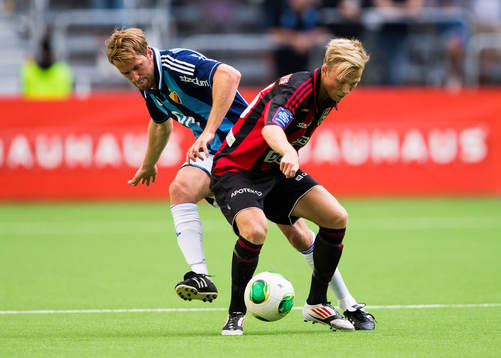 Djurgårdens Peter Nymann Mikkelsen och Brommapojkarnas