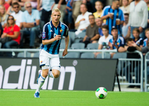 Djurgårdens Vytautas Andriuskevicius med bollen