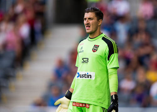 Brommapojkarnas målvakt Ivo Vazgec