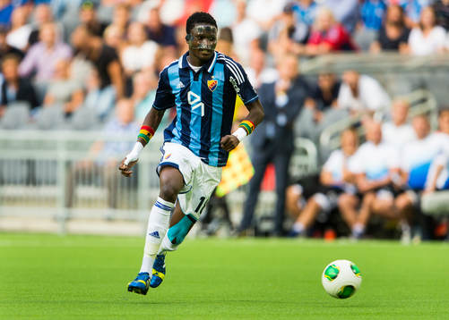 Djurgårdens Daniel Amartey med bollen