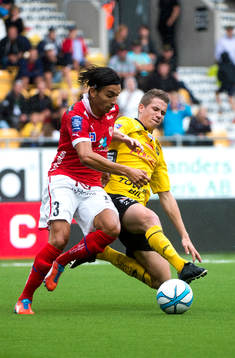 Kalmars Emin Nouri och Elfsborgs Marcus Rohdén i