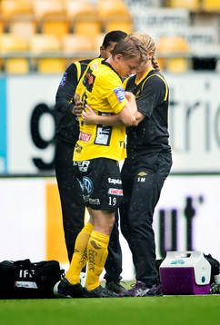 Elfsborgs Simon Hedlund får utgå skadad i fotbollsmatchen