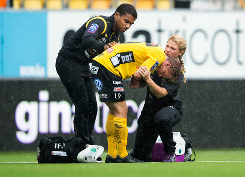 Elfsborgs Simon Hedlund får utgå skadad i fotbollsmatchen