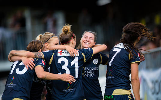 LdB Malmös Ramona Bachmann ser glad ut och firas av
