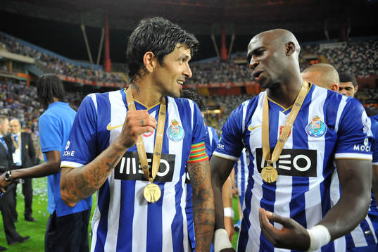 Lucho GONZALEZ / Eliaquim Mangala    - 10.08.2013 - Porto /