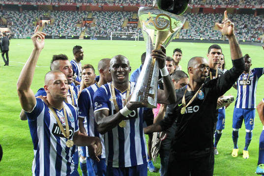 Bläddra bland fler bilder av Fotboll, Portugisiska Supercupen, Porto - Vitoria