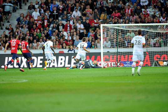 Goal Divock ORIGI - 10.08.2013 - Lille / Lorient - 1er