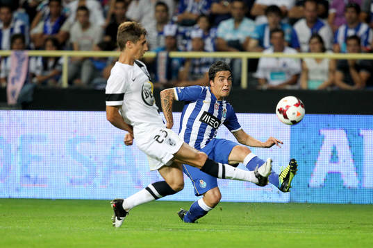 Josue  /  Pedro Correia  - 10.08.2013 - Porto / Vitoria