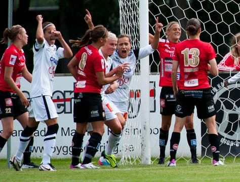 Örebros Sanna Talonen, Sara Larsson jublar