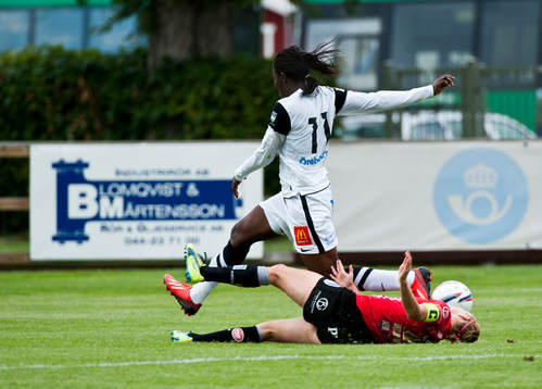 Kristianstads Sif Atlandottir bryter Örebros anfall Sarah