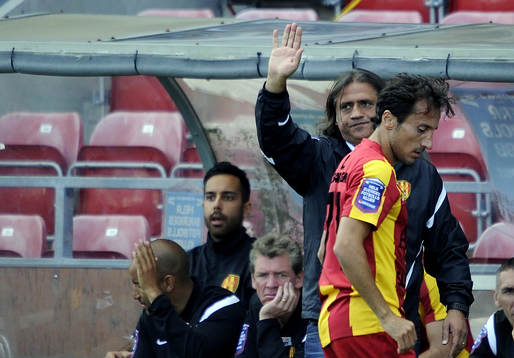 Syrianska nr 77 Louay Chanko och Syrianska tränare Özcan