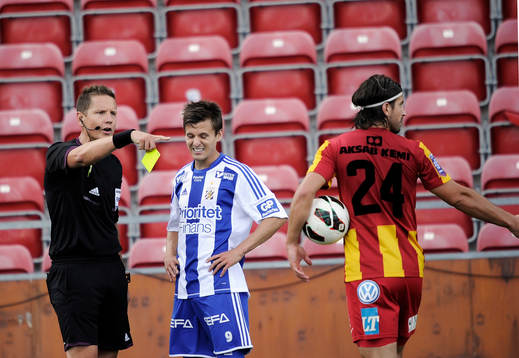 Göteborgs nr 9 Lasse Vibe och Syrianska nr 24 Haris