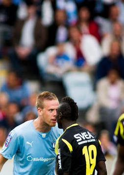 Malmö FFs Pontus Jansson är inte överens med AIKs