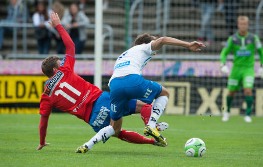 Tackling, Arnor Smarason, Helsingborg, i