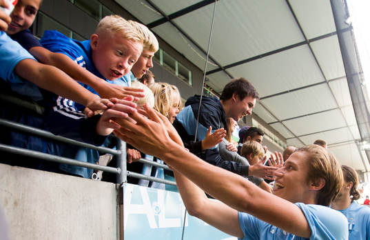 Malmö FFs Simon Thern tackar publiken