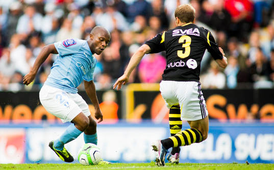Malmö FFs Tokelo Rantie utmanar AIKs Per Karlsson