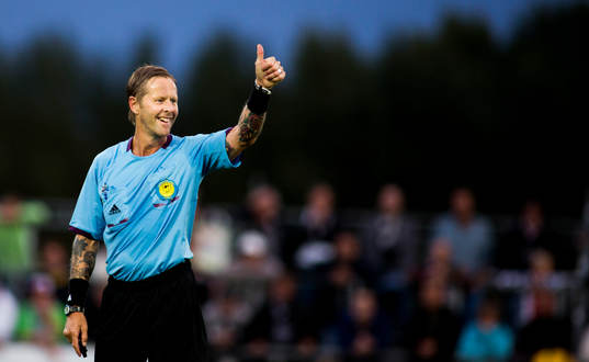 Domare Lars Olsson från Umeå