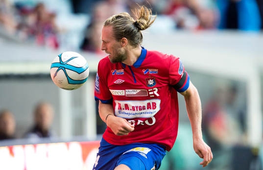 Örgrytes Emil Karlsson i fotbollsmatchen mellan Örgryte