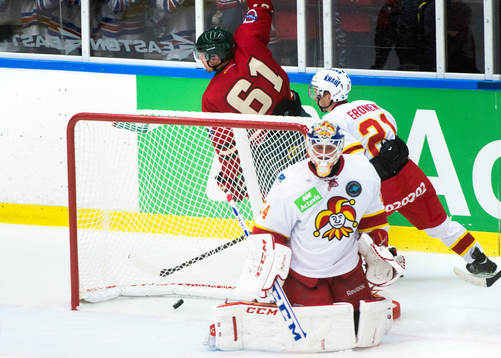 Frölundas Jonas Ahnelöv gör 4-0 bakom Jokerits målvakt