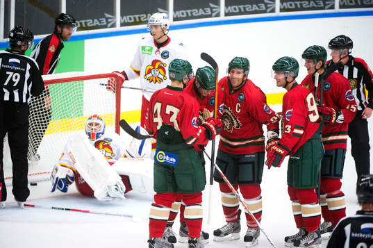 Jubel hos Joel Lundqvist och Frölunda