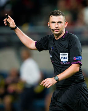 Domare Michael Oliver