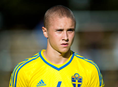 Sveriges Sebastian Holmén innan träningsmatchen  mellan