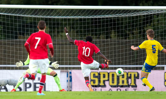 Norges Mushaga Bakenga gör 0-1
