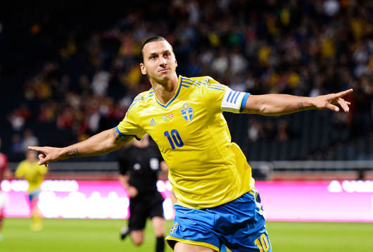 Sveriges Zlatan Ibrahimovic jublar