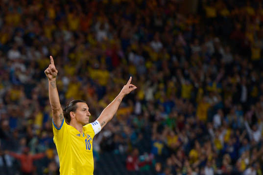 Sveriges Zlatan Ibrahimovic jublar