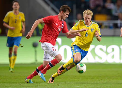 Norges Håvard Nordtveit och Sveriges Oscar Hiljemark