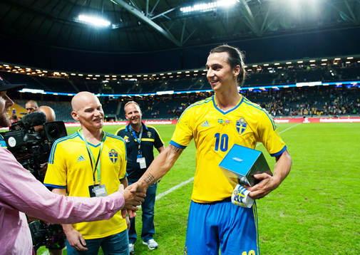 Sveriges Zlatan Ibrahimovic får pris som matchens lirare