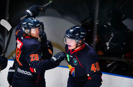 Djurgårdens Måns Krüger och Mattias Kalin jublar