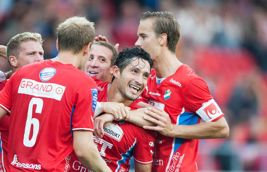 1-0, segermål, skytten Pablo Pinones Arce, Öster, grattas
