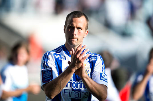 IFK Göteborgs Hjalmar Jonsson tackar publiken