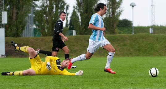 0-4 Karim Al-Asi, Hässleholm, rundar Hittarps-keepern och