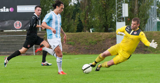 0-4 Karim Al-Asi, Hässleholm, friläge, rundar målvakten