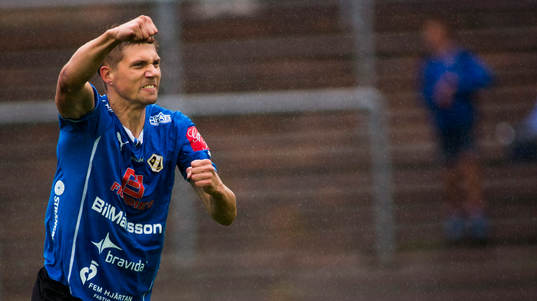 Halmstads Mikael Boman jublar