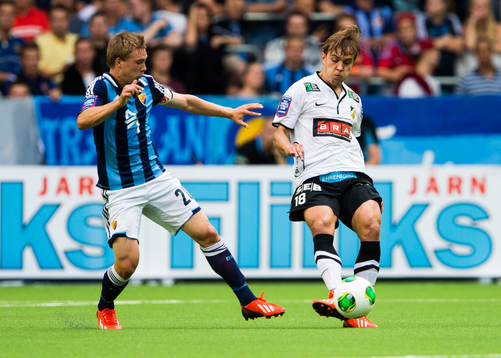 Djurgårdens Simon Tibbling och Häckens Mika Ojala