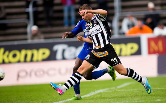 Landskronas Fredrik Olsson gör 3-0 och Östersunds Samuel