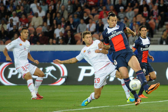 Bläddra bland fler bilder av Fotboll, Franska ligan, PSG - Ajaccio