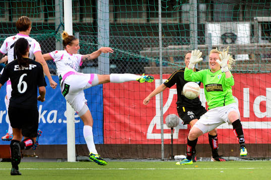 LdB FC Malmös Anja Mittag gör 0-2 bakom Kopparbergs