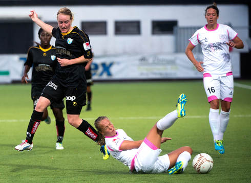 LdB FC Malmös Malin Levenstad bryter bollen från