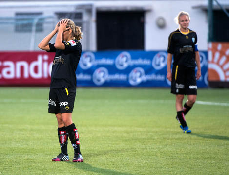 Göteborgs Andrine Hegerberg och Stina Segerström deppar