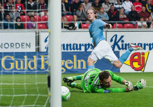 0-3, Erik Friberg, Malmö, skjuter kanonhårt förbi Etrit