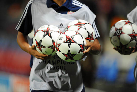 Fotboll, Kval till Champions League, Olympique Lyon - Real